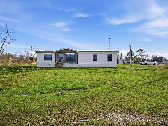 3rd image of 703 E Clyde St