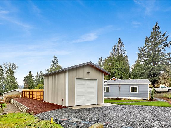 4th image of 3613 Galiano Drive