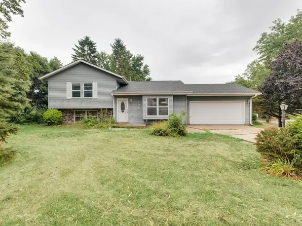 105 Joellen DRIVE, Waukesha, WI 53188