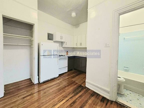 4th image of 100 Cabrini Blvd APT 8