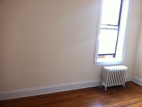 4th image of 4141 46th St APT 2R