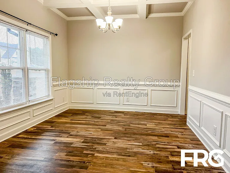 491 Fallingbrook Dr — Photo 4