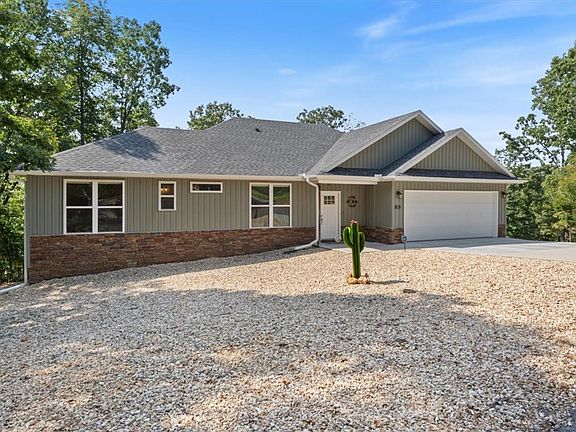 3rd image of 20 Carnahan Ln
