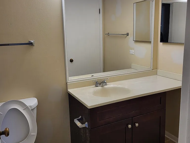 1351 N Winslowe Dr #202 — Photo 8