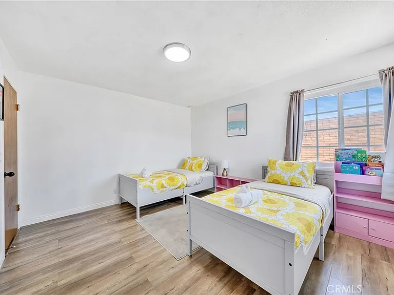 1345 S Jellick Ave — Photo 21