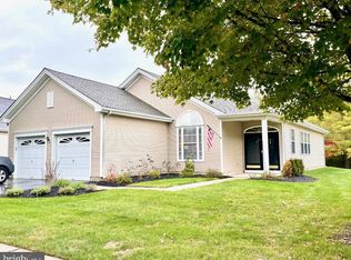 18 Brewster Ct, Pennington, NJ 08534