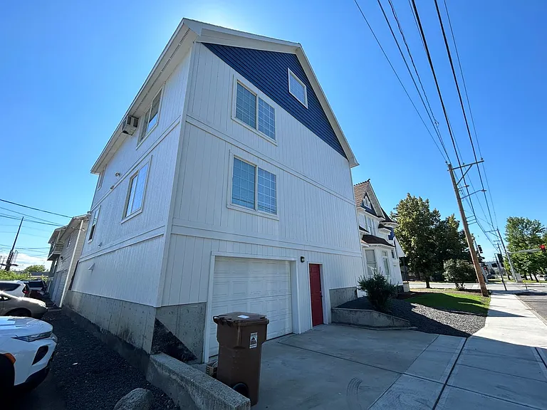 803 East Mission — Photo 44