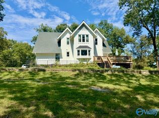 6990 Warrenton Rd, Guntersville, AL 35976