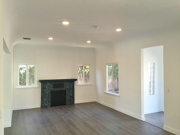 5th image of 8538 W Knoll Dr