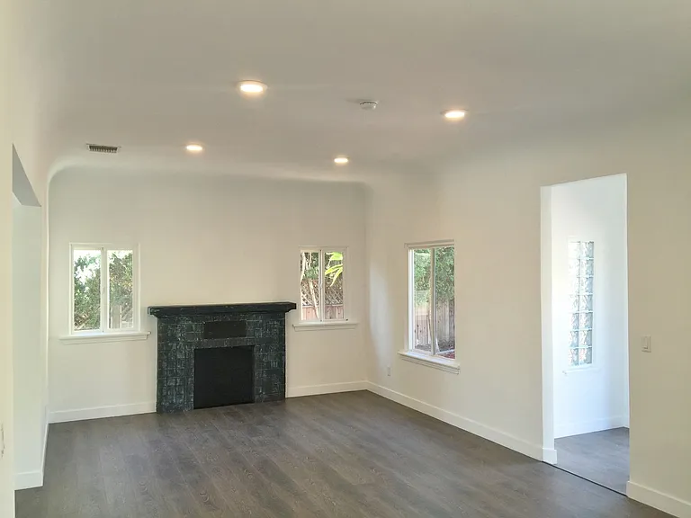 8538 W Knoll Dr — Photo 4