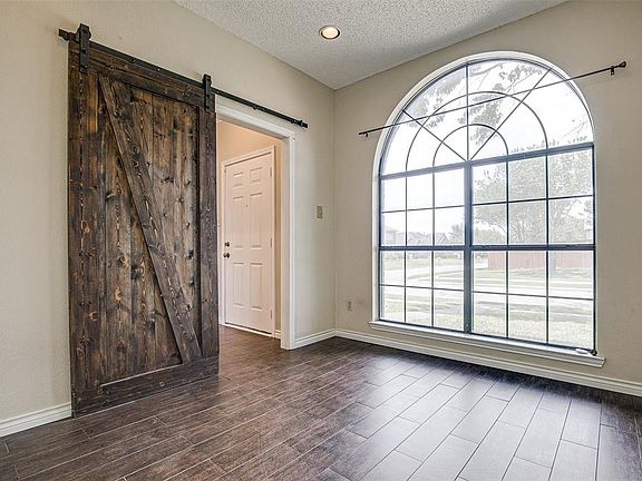 5th image of 1801 Cool Springs Dr