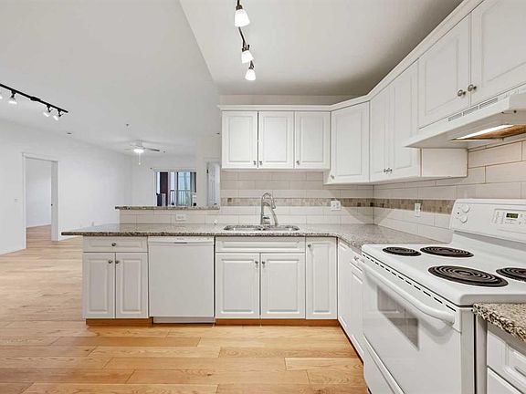 4th image of 2134 S Kensington Rd NW #106