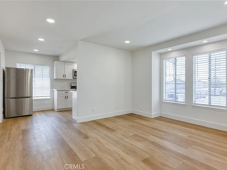 320 W Truslow Ave #D — Photo 22