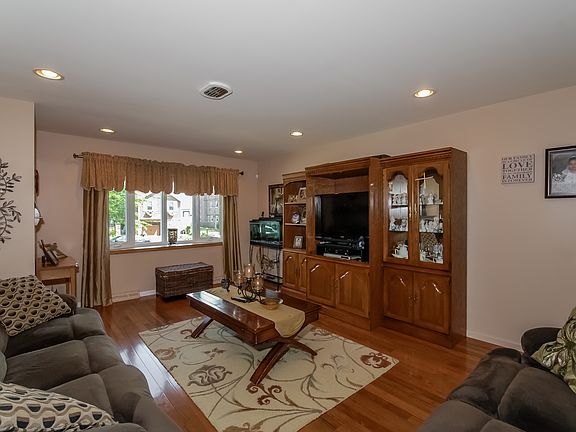 3rd image of 3287 Tierney Pl
