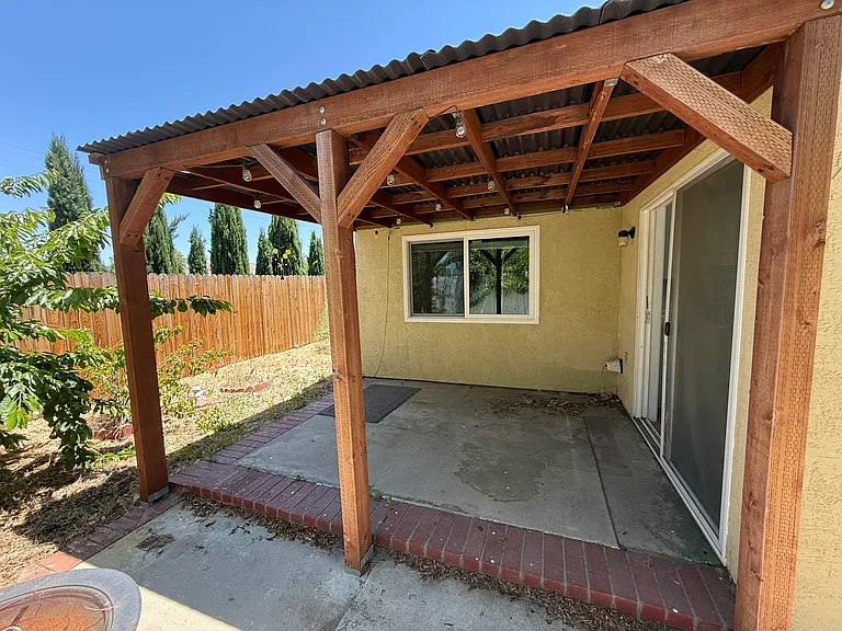 1224 Alder Ave — Photo 12