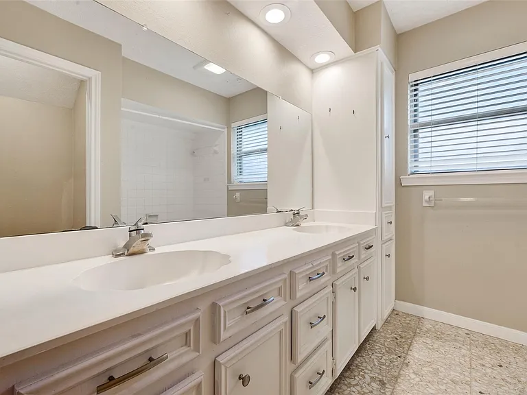 18111 Shireoak Dr — Photo 30