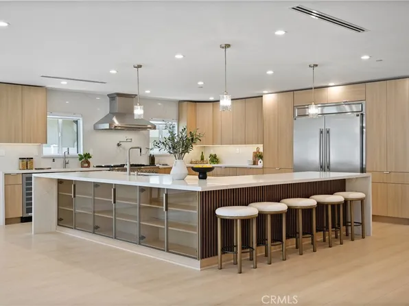 16158 Magnolia Blvd, Encino, CA 91436