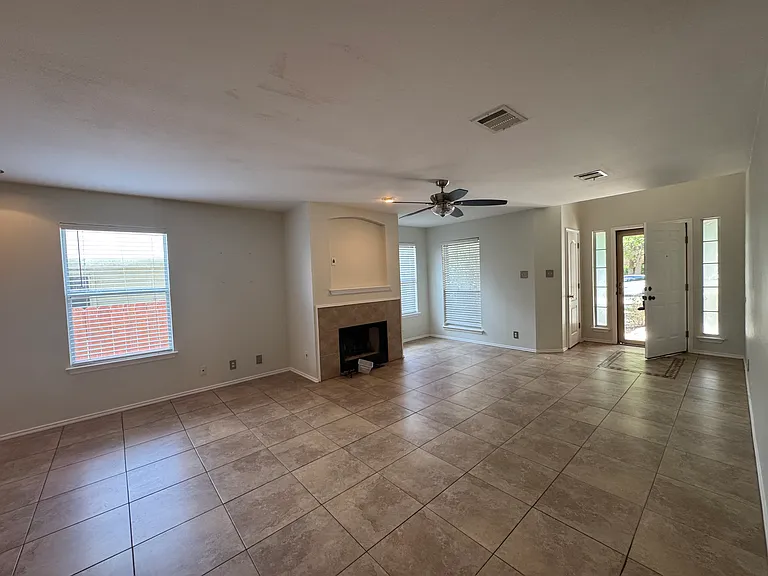 9338 Bartlett Fls — Photo 3
