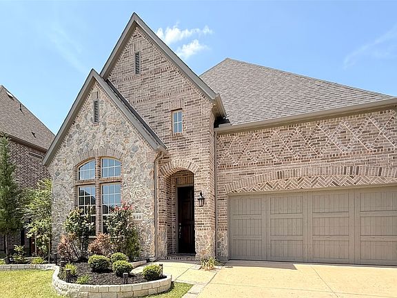 2nd image of 840 Moorland Pass Dr