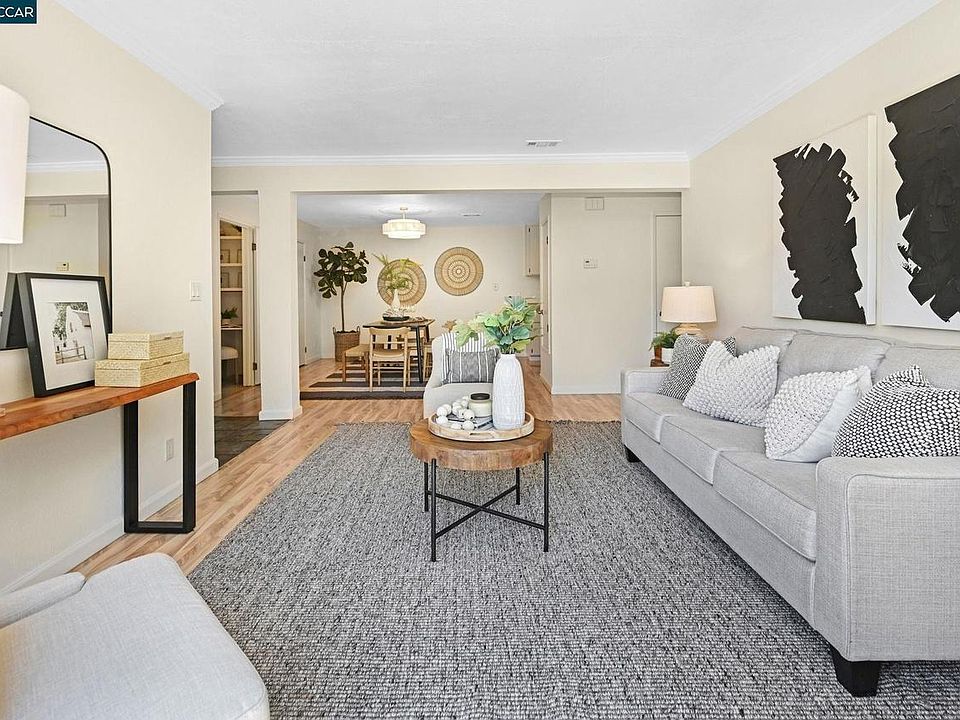 Bright and roomy Living Room