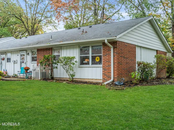 36A Cambridge Court, Lakewood, NJ 08701