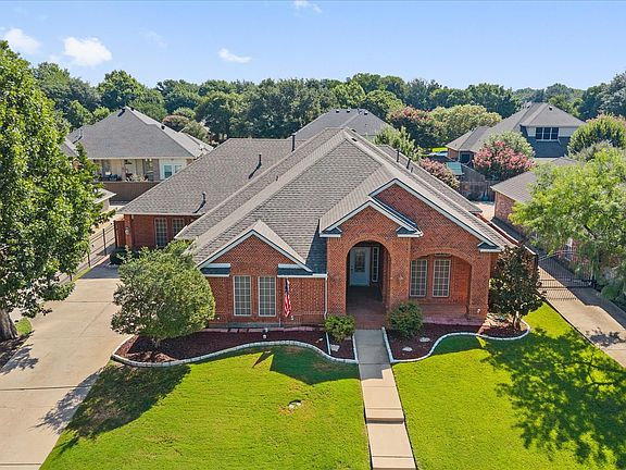 3rd image of 1013 Brook Arbor Dr