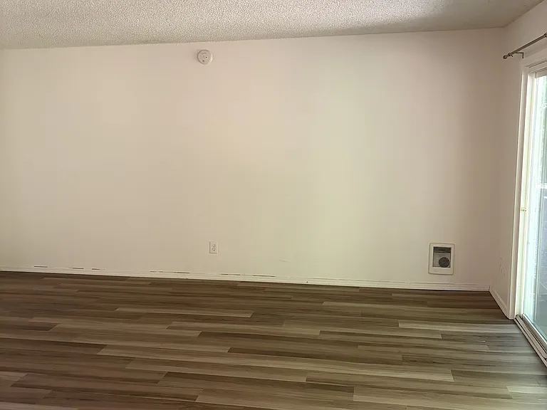 2297 SE Courtney Ave #5 — Photo 7