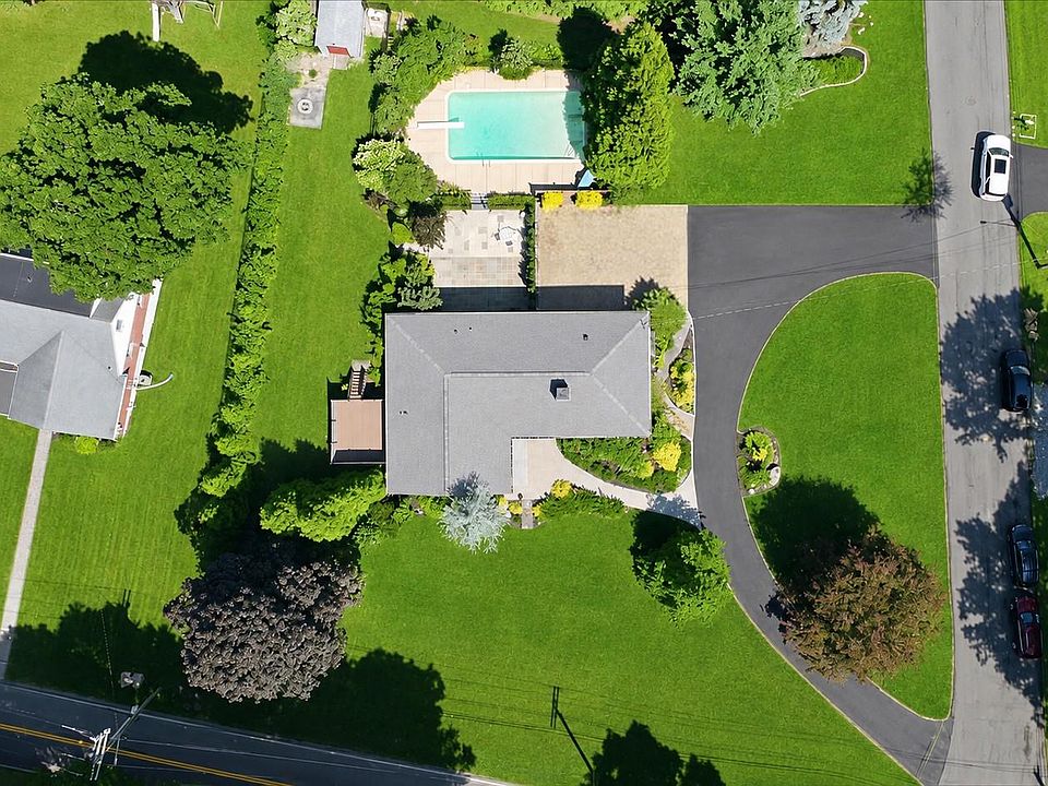 1st image of 236 Westlake Drive