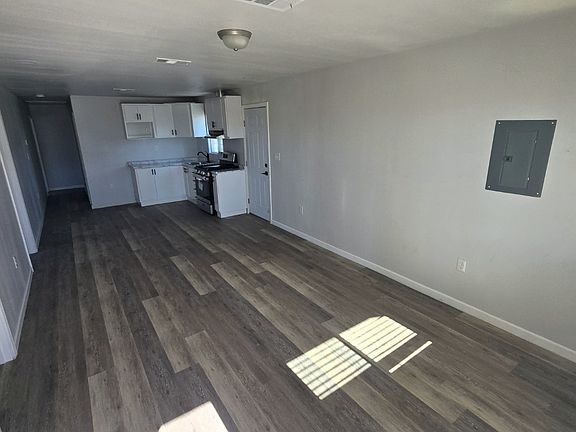 4th image of 211 W Sherman St #1