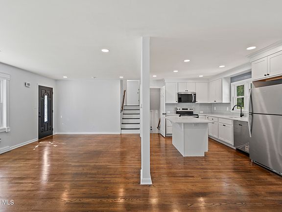 4th image of 152 Okara Drive