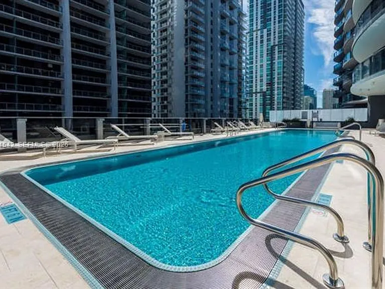 1000 Brickell Plz #CU-4104 — Photo 39