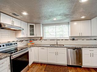821 Lakeview Dr, Sugar Land, TX 77498