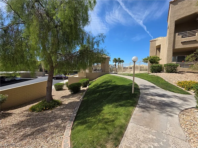 2200 Highpointe Dr #201 — Photo 34