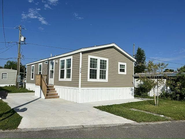 1st image of 4000 24th St N #418