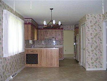 4th image of 2334 Green Acres Dr