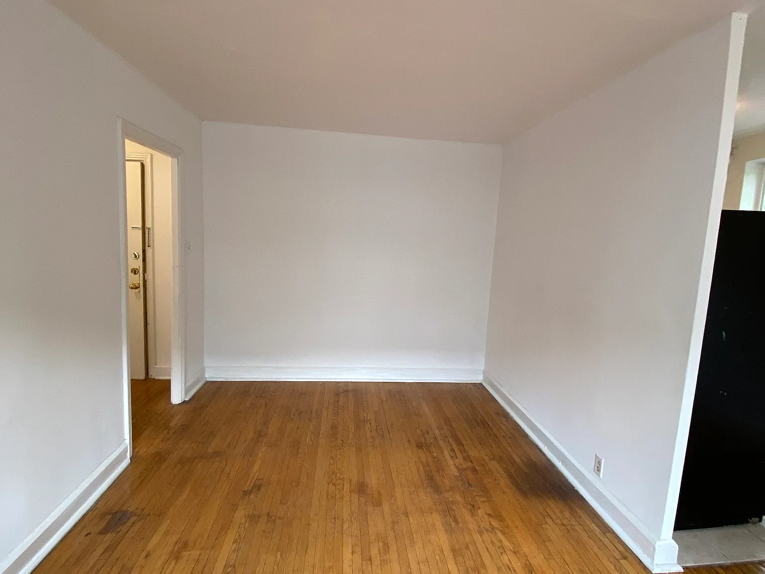 1233 Yonge Street Toronto — Photo 4