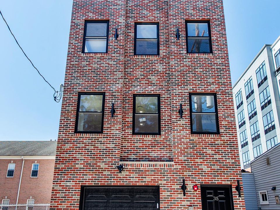 FRONT OF THE HOUSE