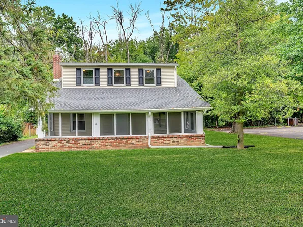 43 Bradway Ave, Ewing, NJ 08618