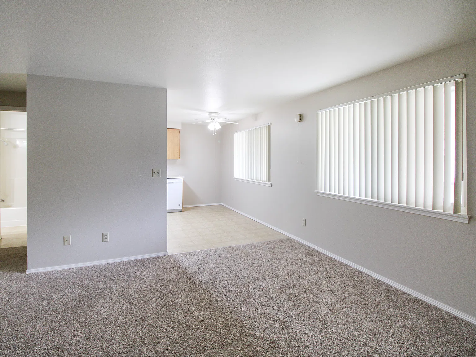 2 bed, 840 sqft, $1,250 — Photo 4