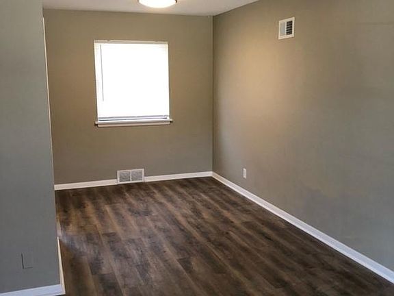 5th image of 2619 N Hanssler Ct