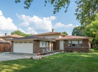 813 Forest Ct, Bartlett, IL 60103