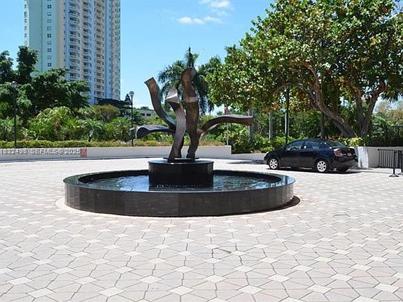 4th image of 2333 Brickell Ave APT 1115