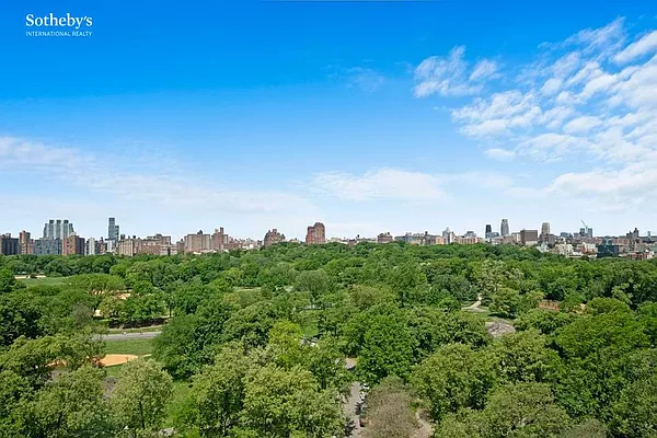 Sold by Sotheby's International Realty | media 14