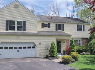 460 Dolores Dr, Collegeville, PA 19426