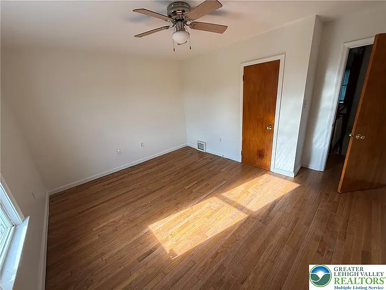 2955 Middletown Rd — Photo 14