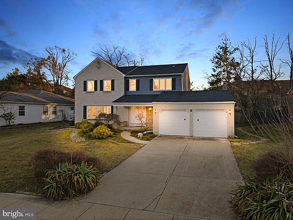 2nd image of 8 W High Ridge Rd