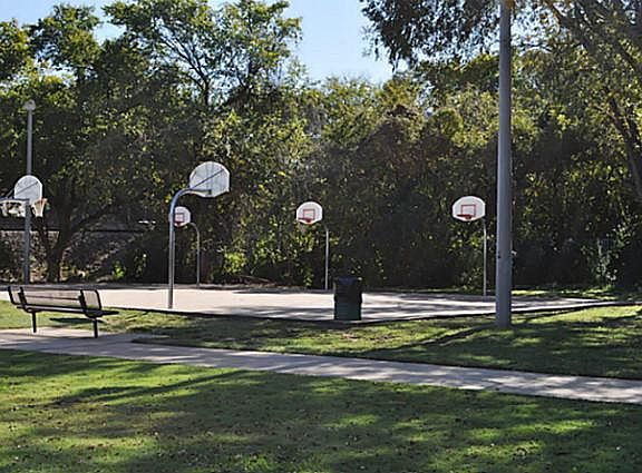 3rd image of 531 Mockingbird Dr