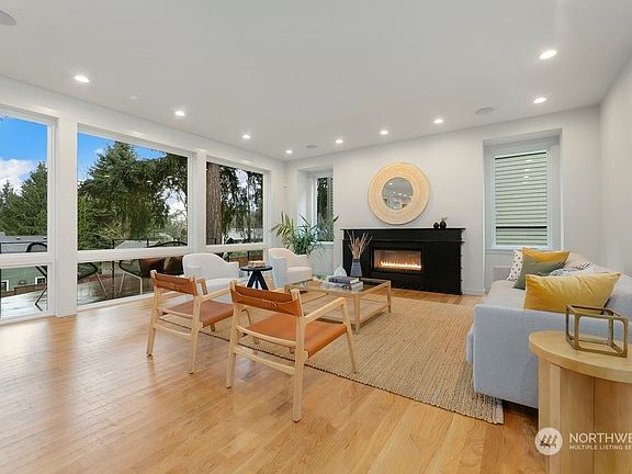 5th image of 11317 40th Avenue NE