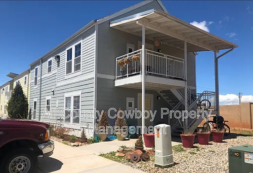 415 Mitchell St Photo 1