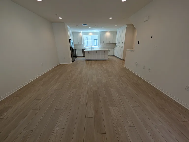 5868 Linden Ave #6 — Photo 6